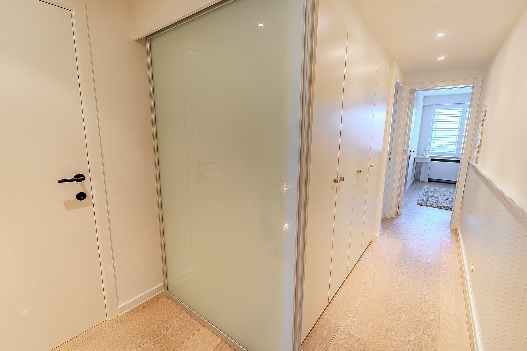 Ruim en volledig instapklaar appartement met 2 slaapkamers op de Lippenslaan 