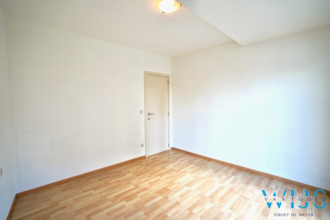 Gelijkvloers appartement met ruim terras in het centrum Ertvelde ! 