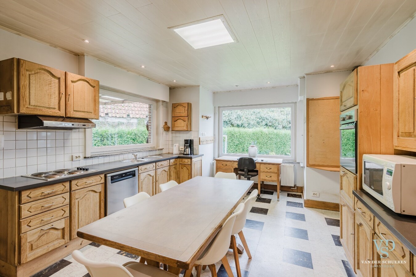 Degelijke, goed gelegen gezinswoning. 