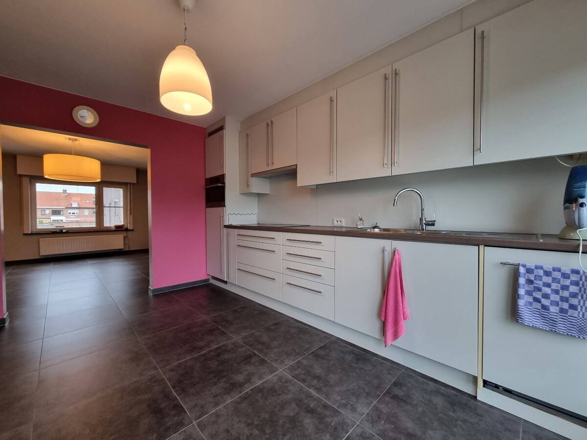 Energiezuinige halfopen gezinswoning met tuintje en ruim terras. 