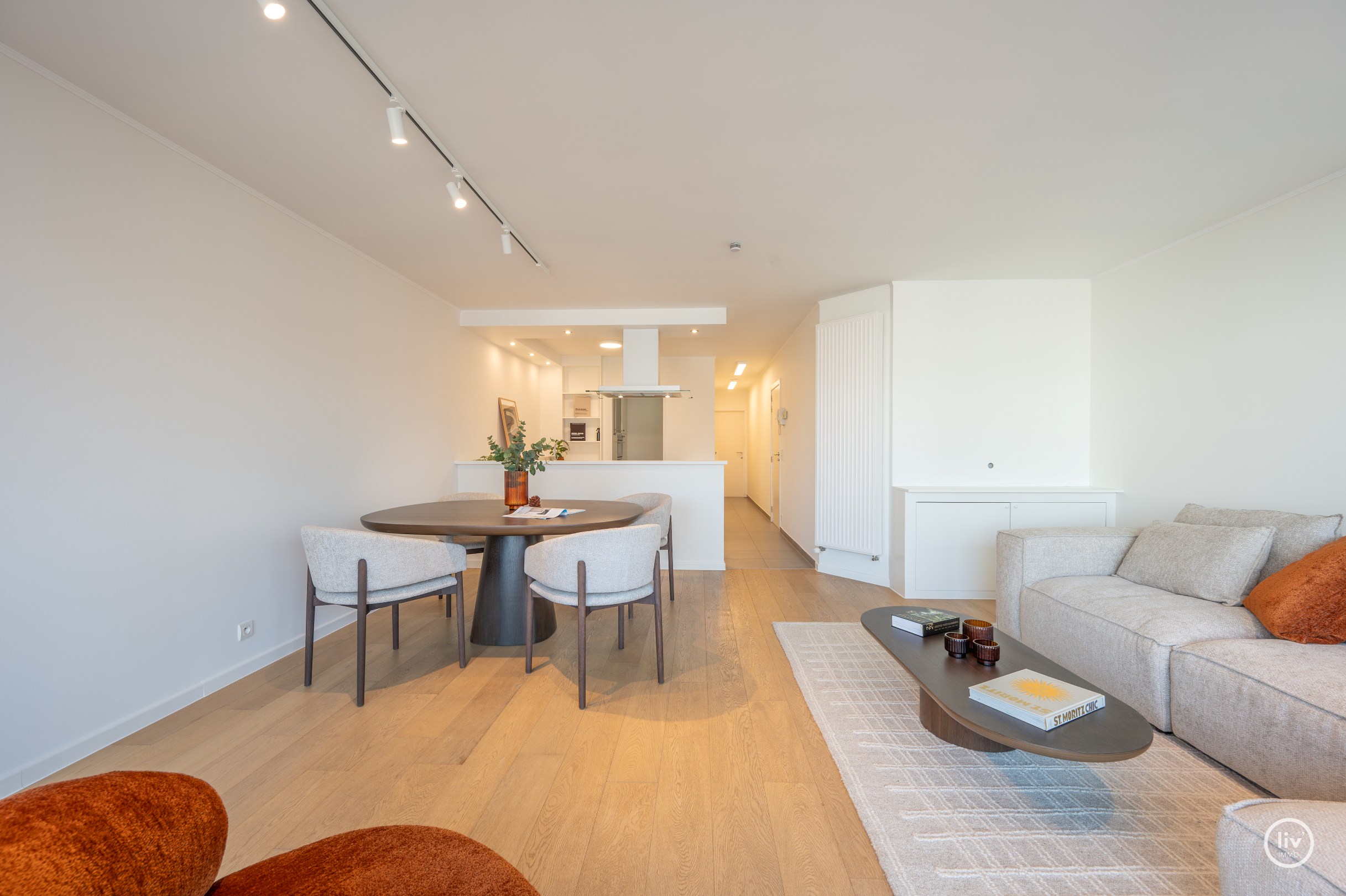 Centraal gelegen 2-kamer appartement met zuidgericht terras op de Lippenslaan. 