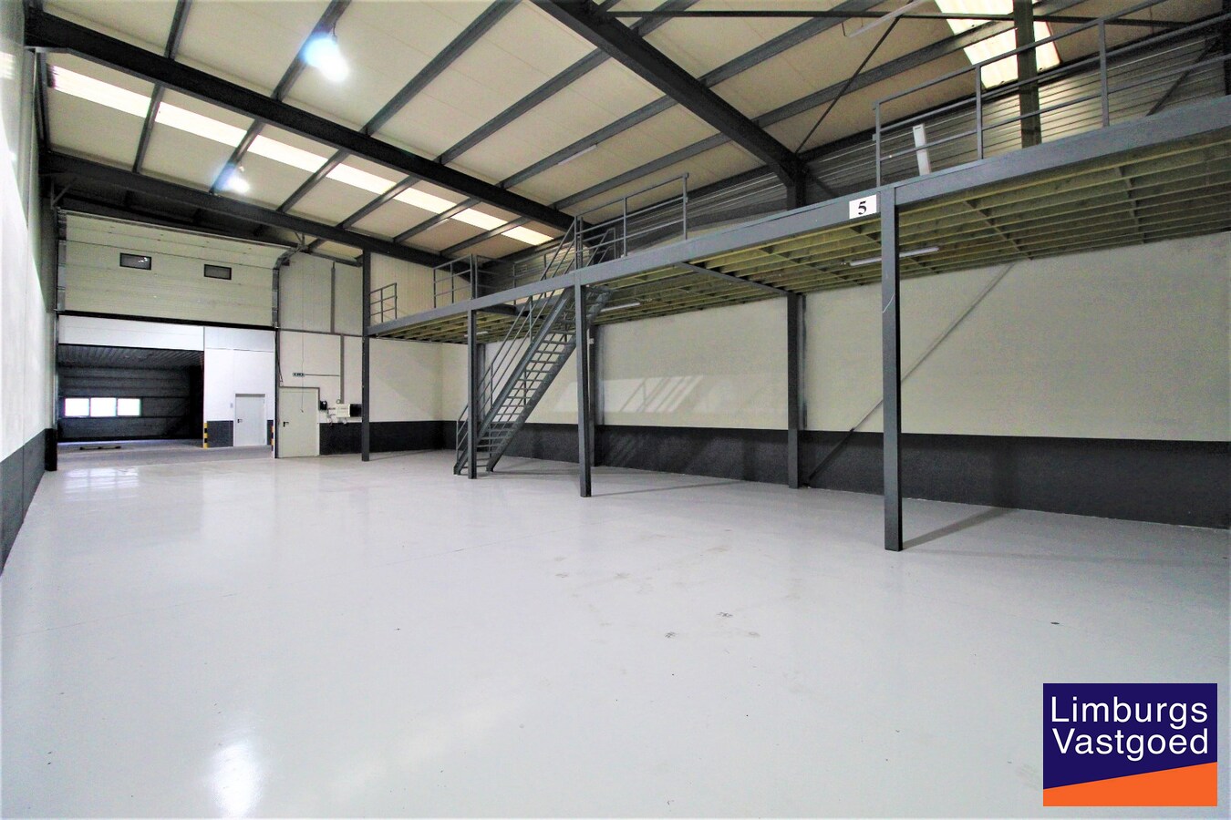 DE BEER - KMO UNITS - v.a. 110 m² tot 478 m² - Nabij E 313 