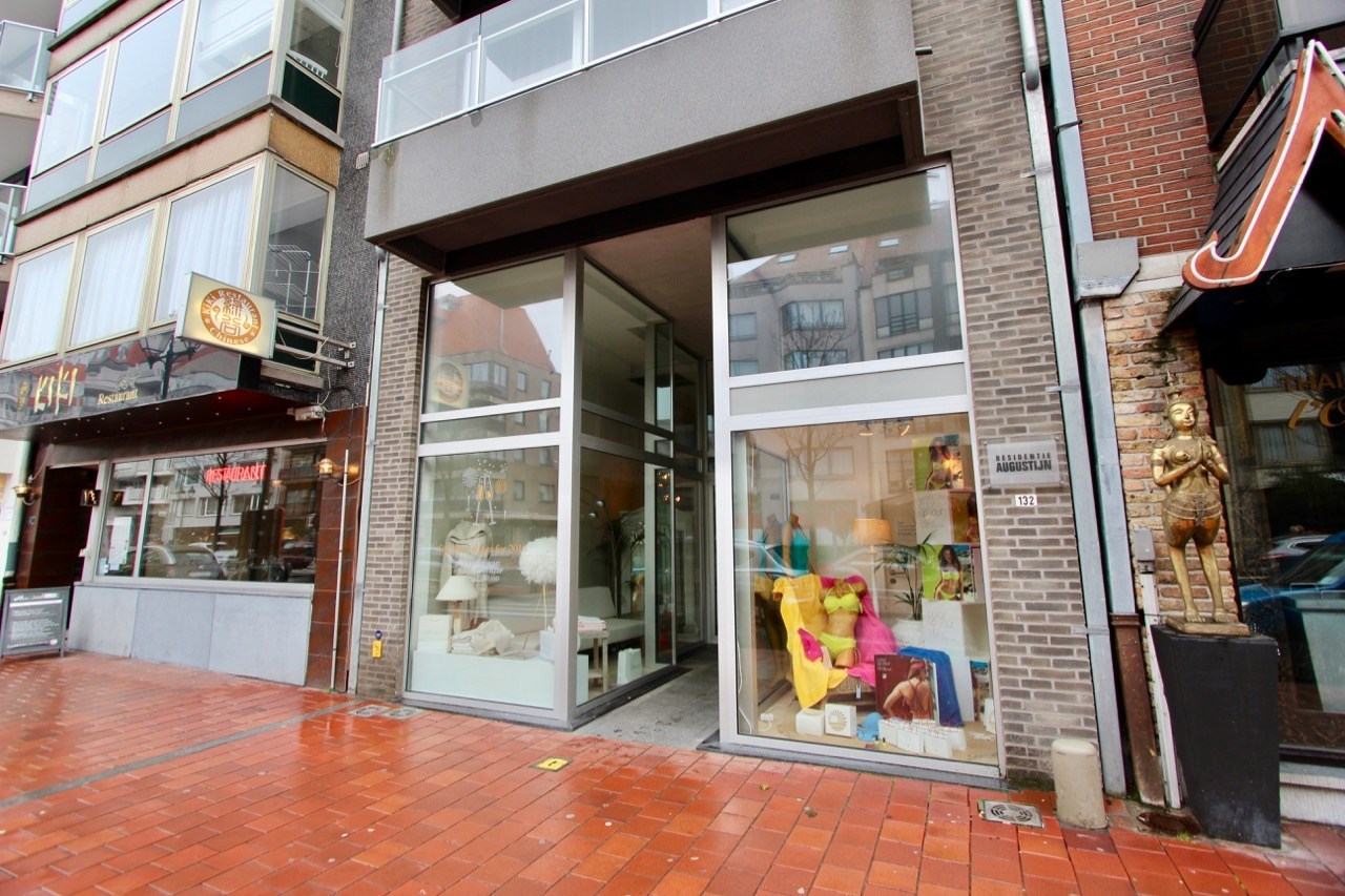 Magasin à louer dans un emplacement TOP sur l'avenue LIPPEN à Knokke. 