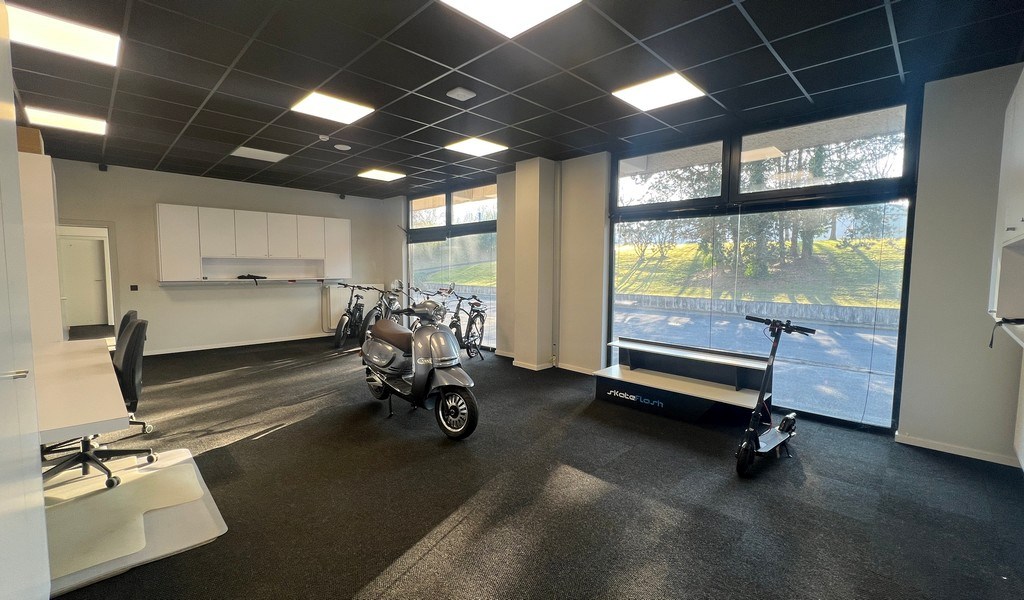 Bedrijfspand te koop in industriezone Klein Frankrijk in Ronse