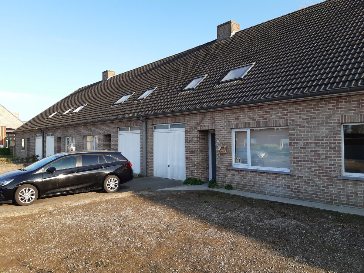 Ruime woning (4 slaapkamers) met garage 