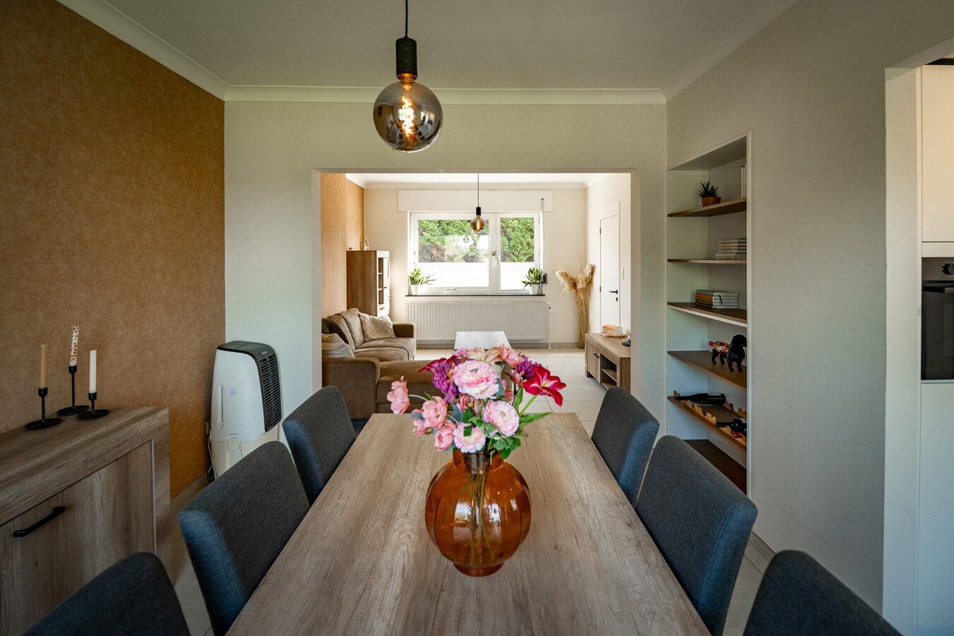 Renovated property with drained track and pasture on approximately 16 ares in Mielen-boven-Aalst. 