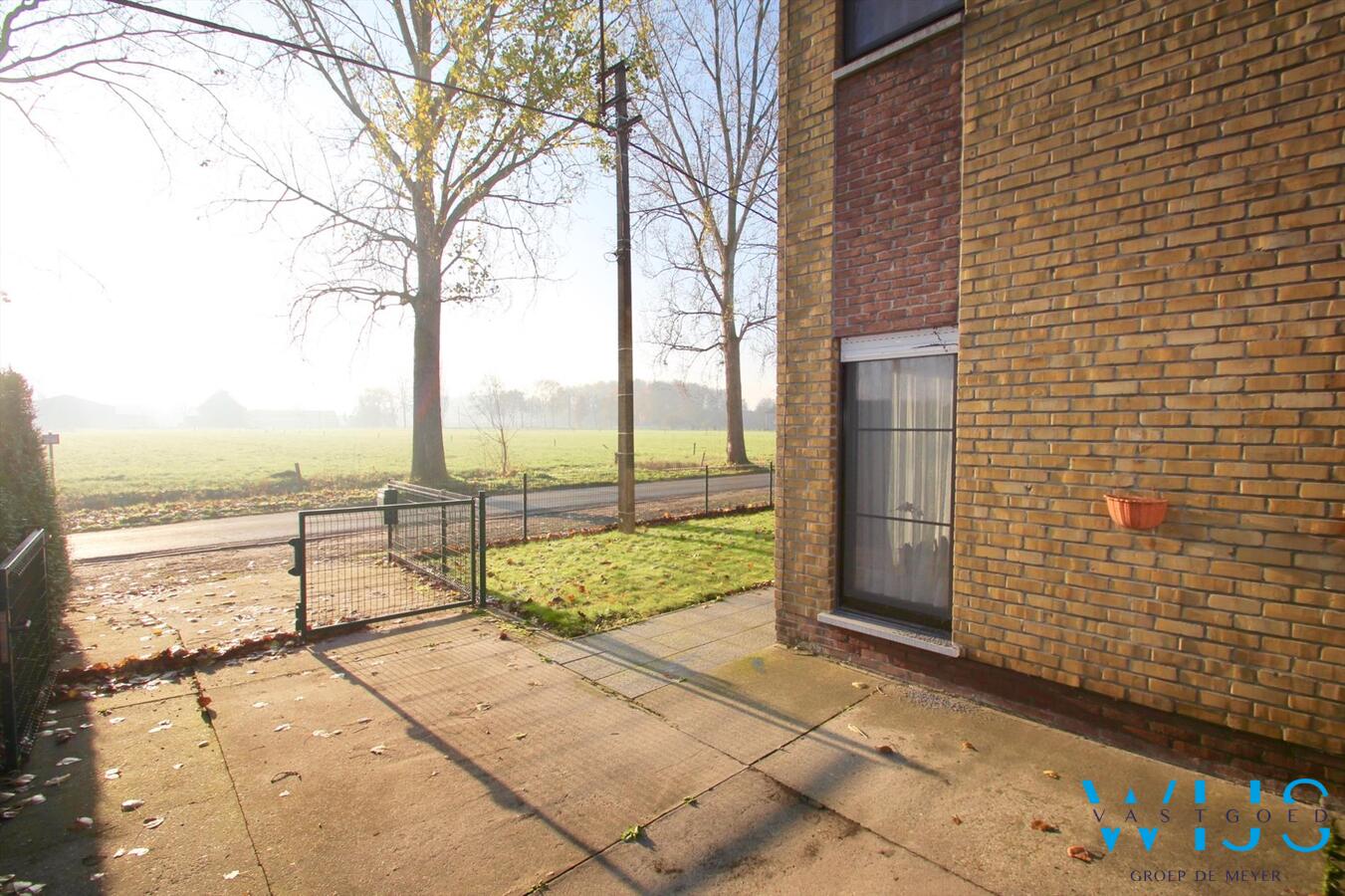 Zeer degelijk woonhuis op een ruim rustig perceel te Bassevelde ! 