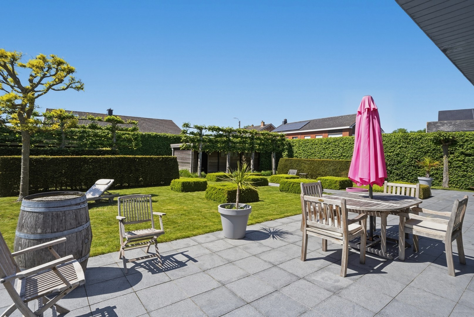 Alleenstaande woning met zonnige tuin op 980 m² 