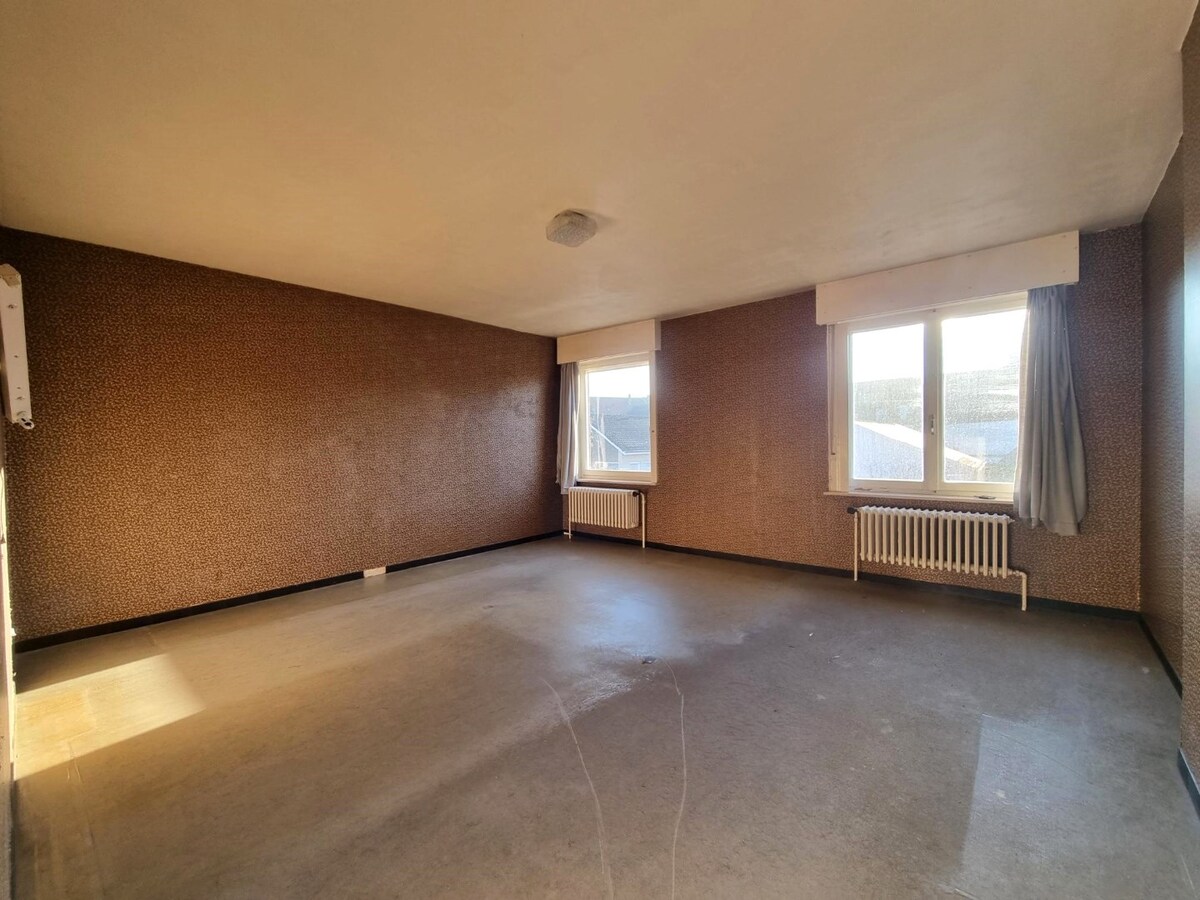 Zeer goed gelegen, te renoveren halfopen bebouwing - Heist 