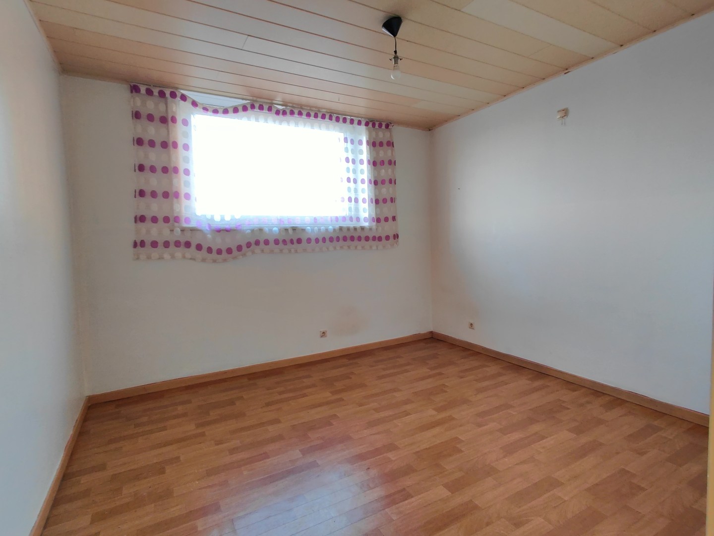 Appartement op het 1e verdiep met 2 slaapkamers en aparte berging 