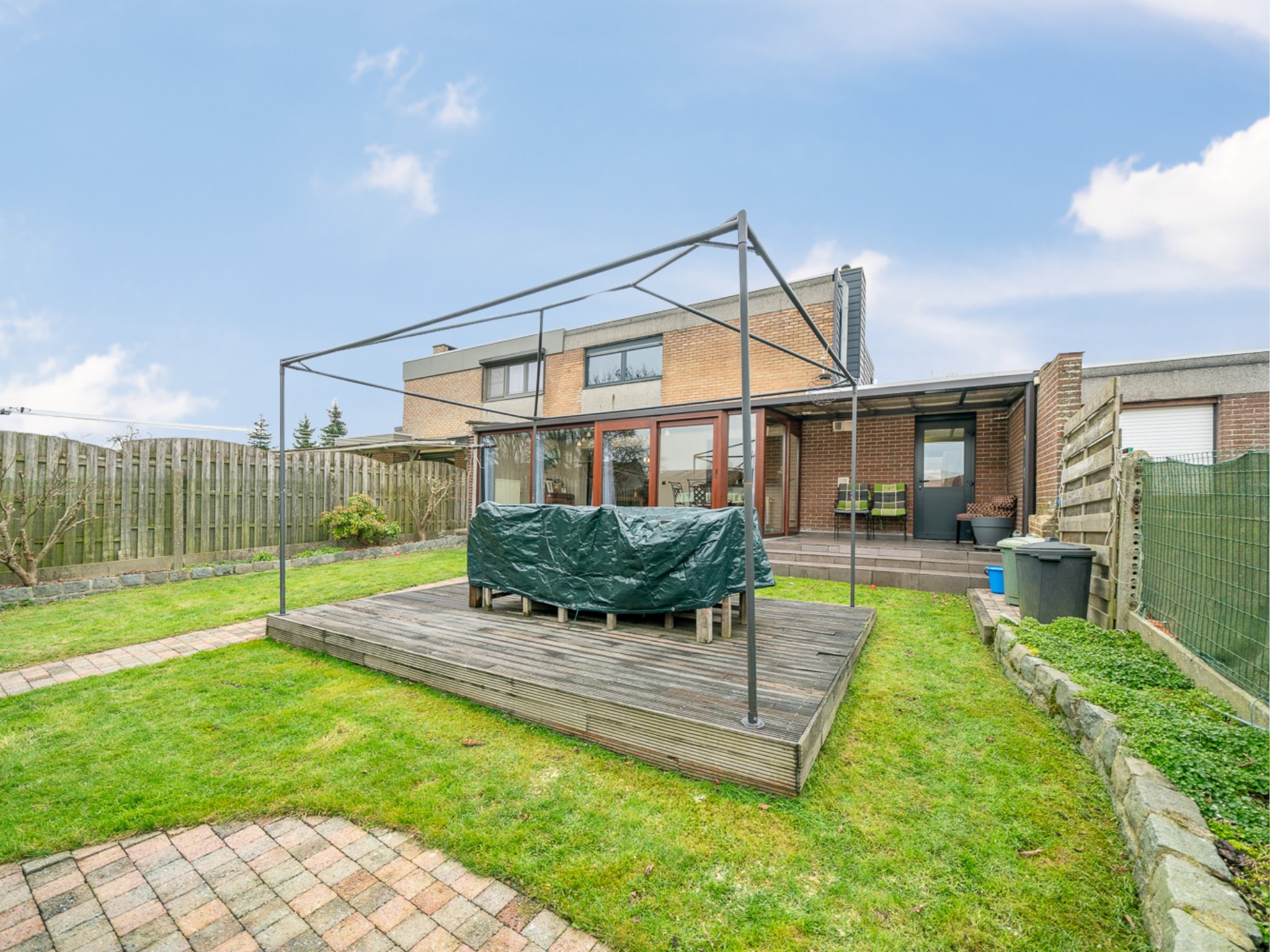 Instapklare woning met 3 kamers, terras en tuin 