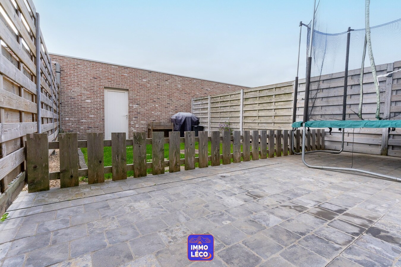 Maison avec jardin, garage et finitions soignées – TOP SECTEUR ! 