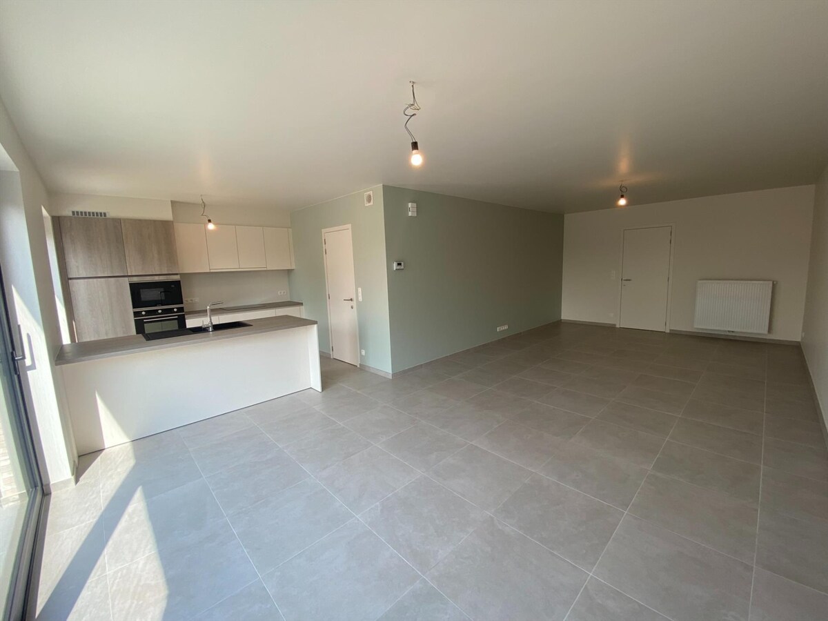 Uitstekend gelegen nieuwbouwwoning met garage 