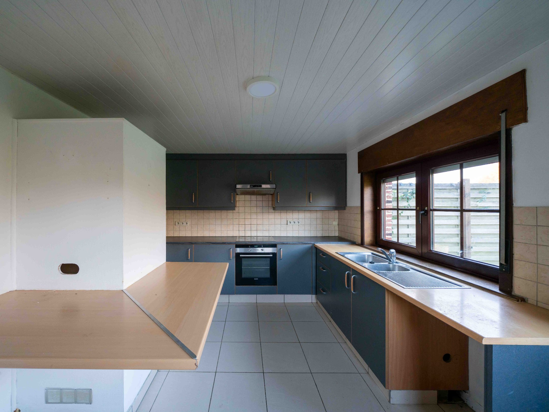 Woning met 2 kamers en veel potentieel op AAA-locatie 