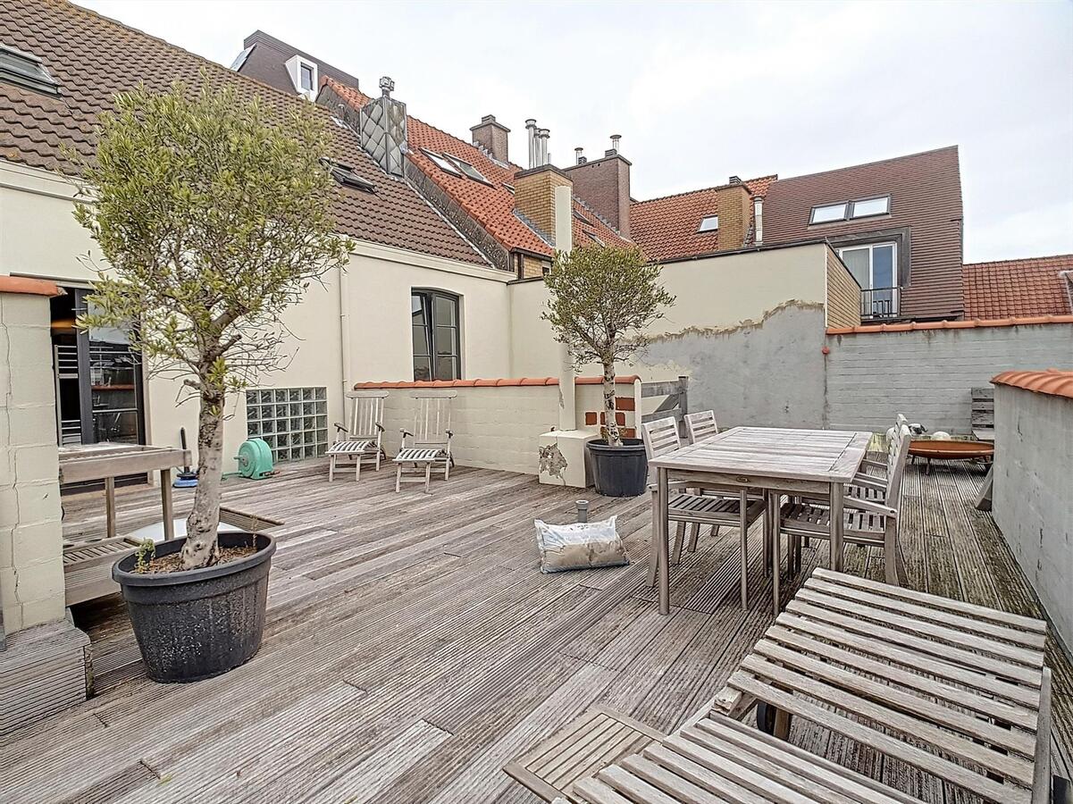 Zeer knappe woning met handelsgelijklvoers en ruime opslagplaatsen/multifunctionele ruimtes - Knokke 