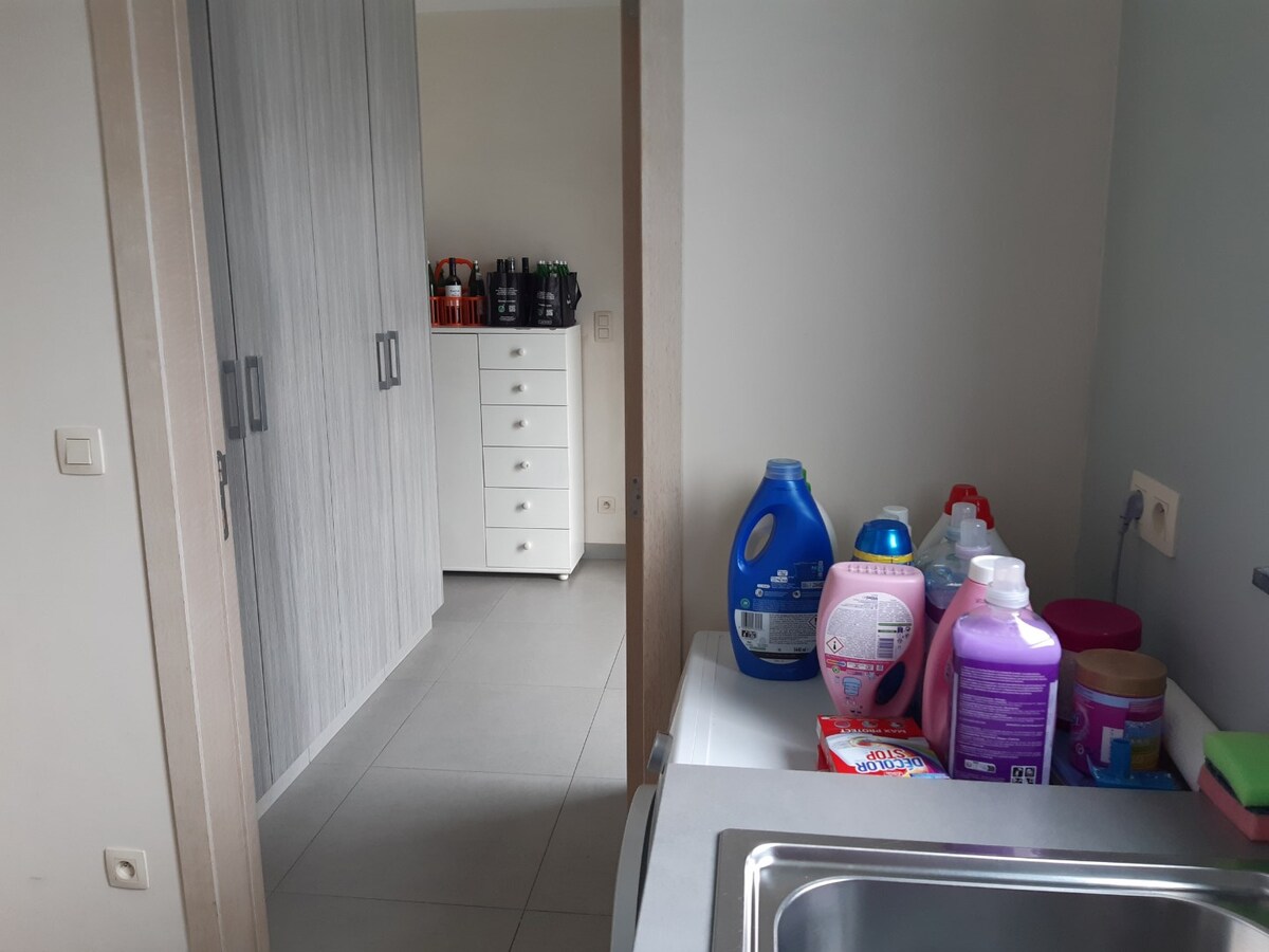 Recente, eigentijdse villa in doodlopende verkaveling ! 