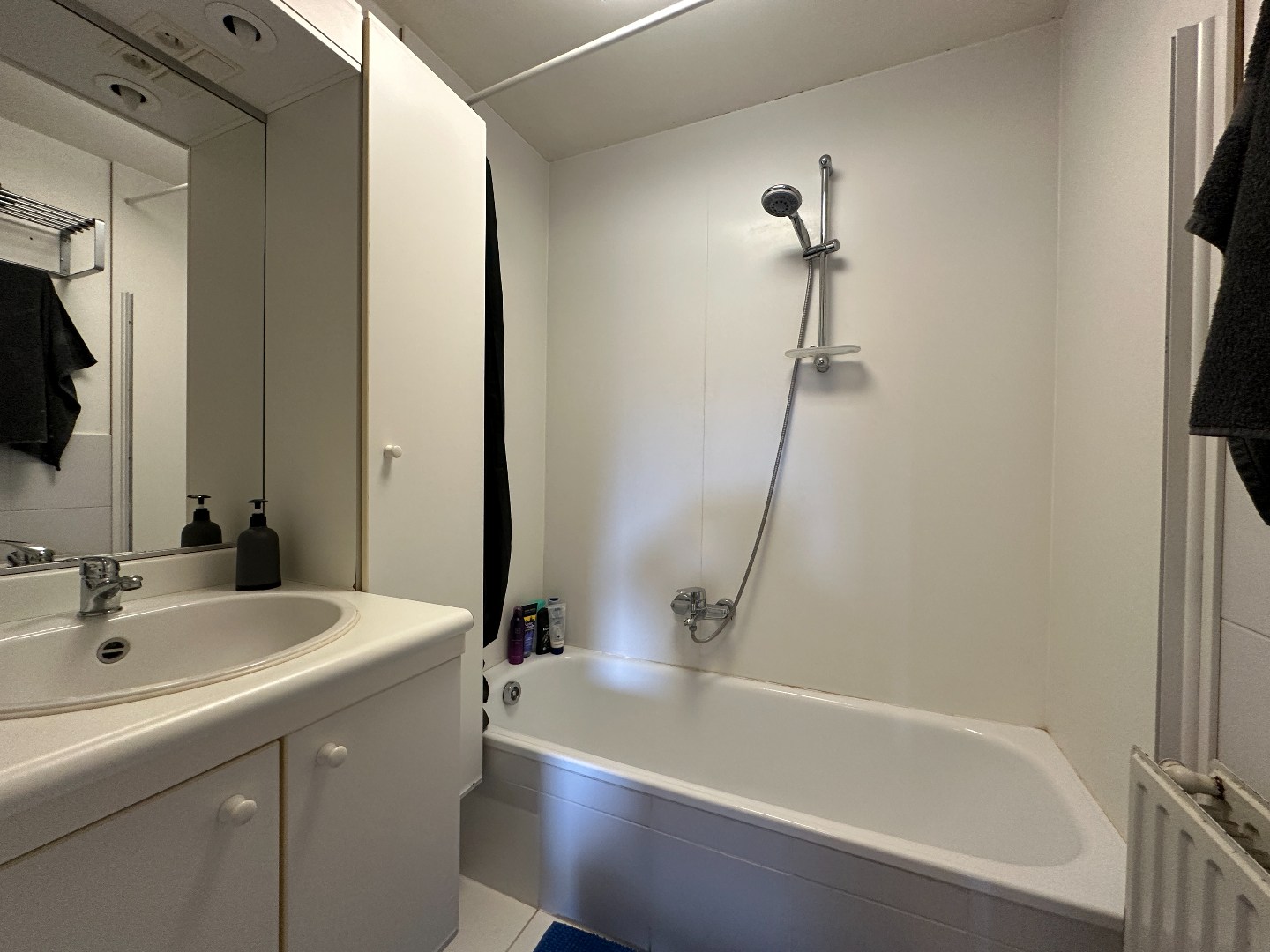 Lichtrijk 1-slpk appartement met zonnig terras, hartje Torhout 