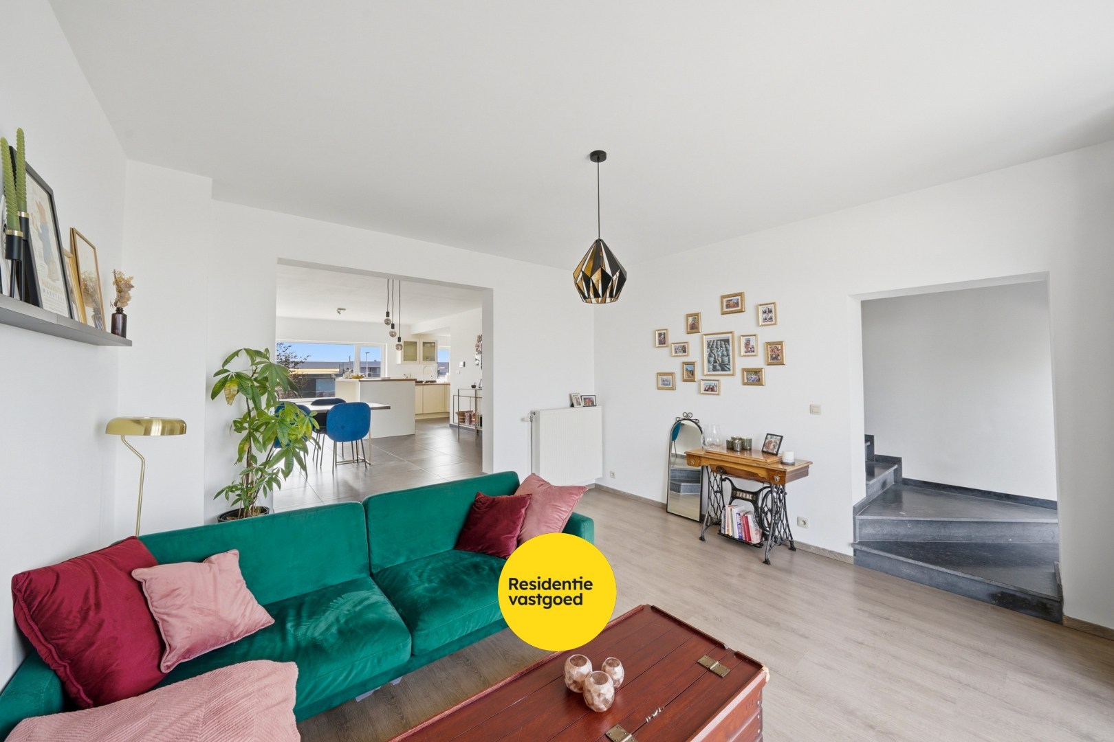 Instapklare woning met zicht op de vaart in Oudenburg 