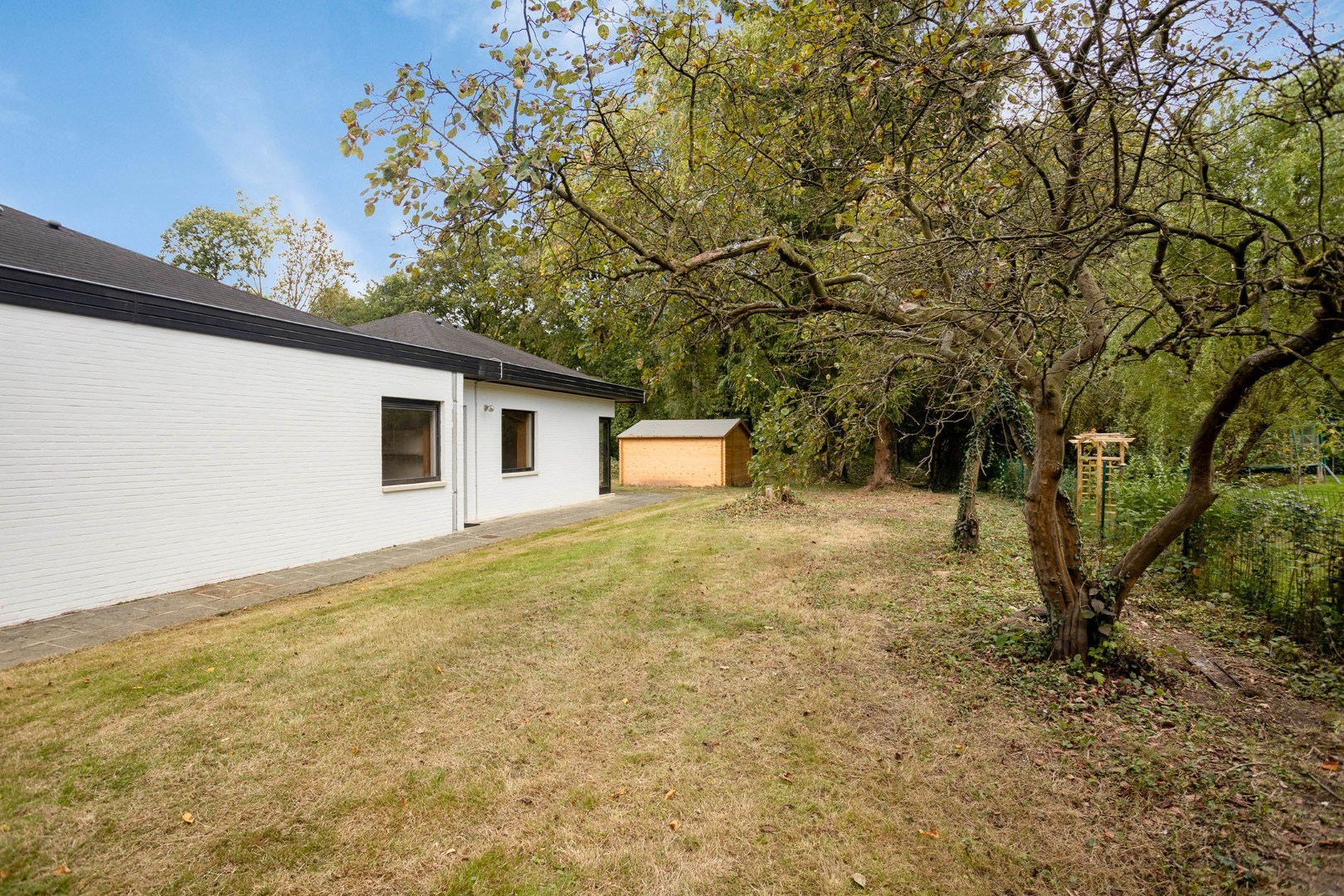 Ruime woning in een doodlopende straat met 4 slaapkamers, 2 badkamers op een prachtig perceel vlak bij het Meerdaalwoud 
