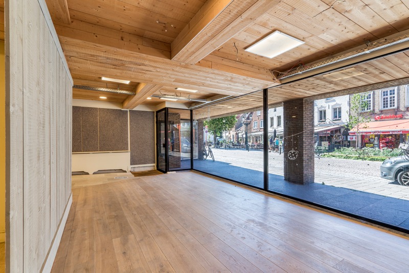 uitzonderlijk groot winkelpand in centrum Brugge 