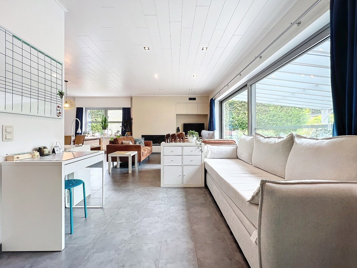 Recente, energiezuinige (label A) villa met groene achteruit te St.-Lievens-Houtem 