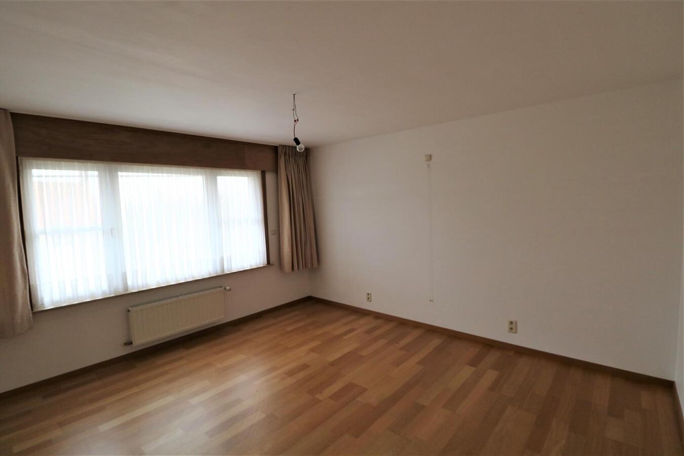 Recente woning met 5 slaapkamers op 698m²  te Alveringem 