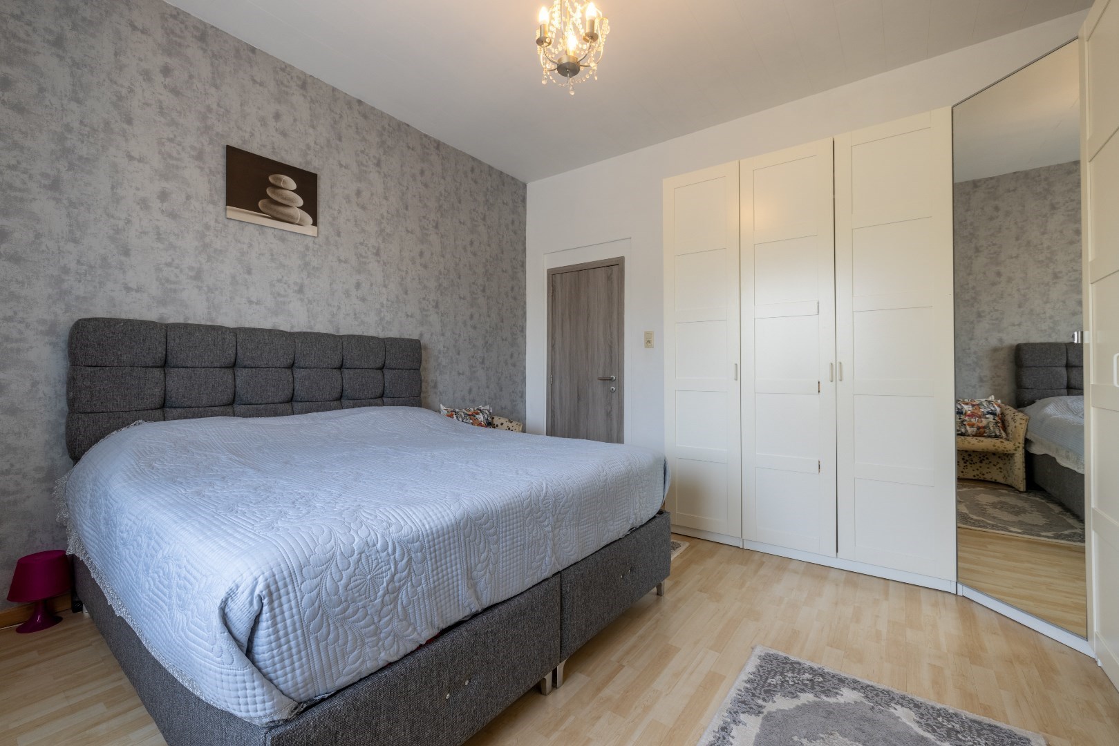 Gerenoveerde woning met 4 slaapkamers in Sint-Amandsberg! 