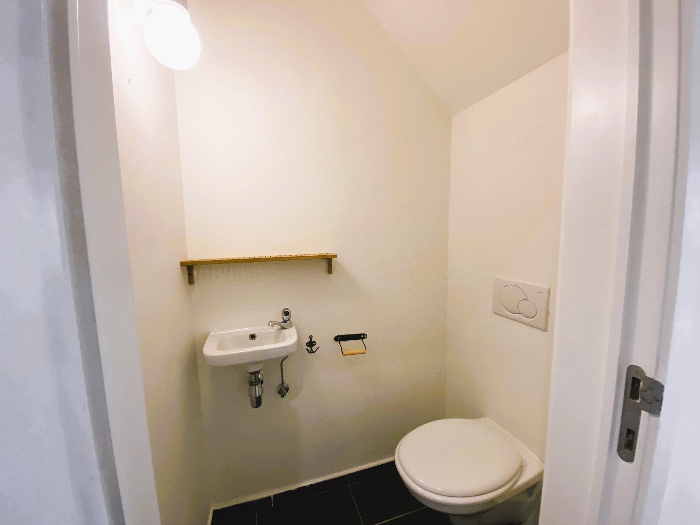 Moderne verhuurde loft-woning met dakterras in hartje Desselgem! 