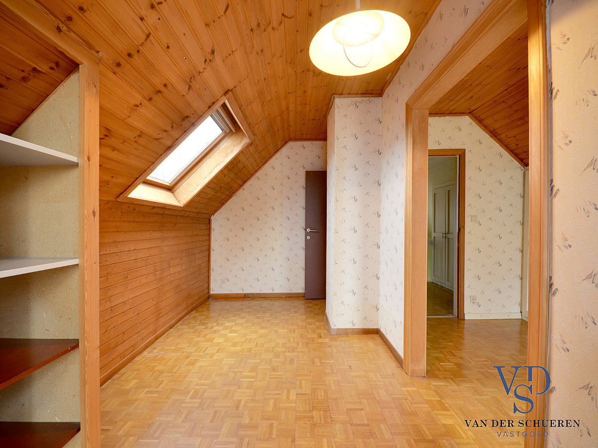 Tijdloze villa in residentiële wijk te Nazareth. 