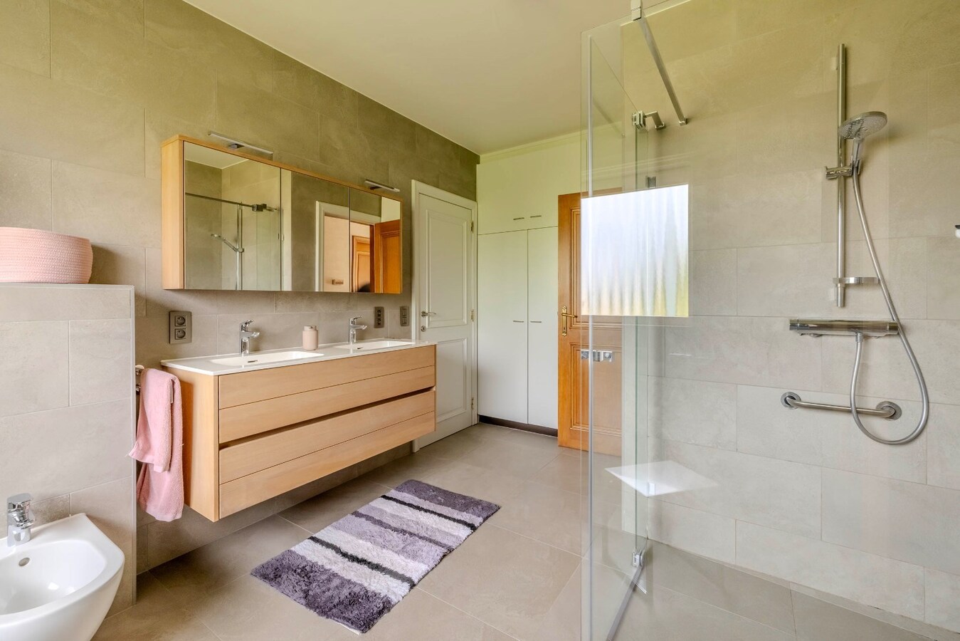 Ruime, landelijk gelegen woning op 65 are 