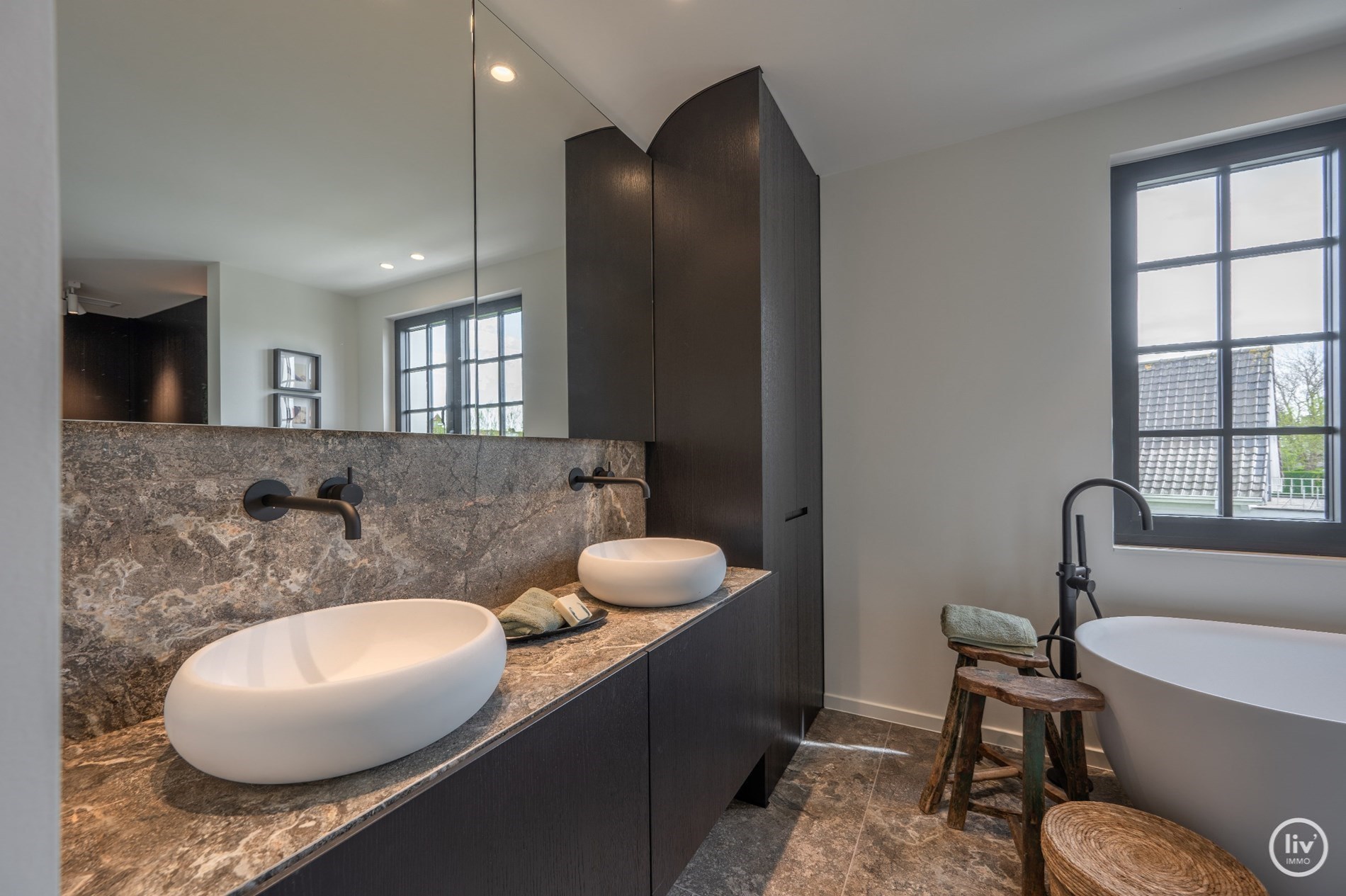 Belle villa individuelle, située au calme en bordure du Zoute, actuellement en rénovation. 