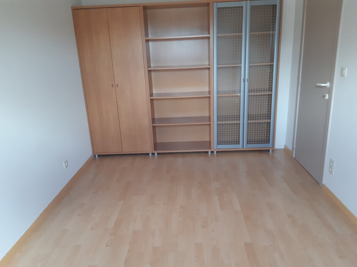 Goed gelegen woning met terras en tuintje. 