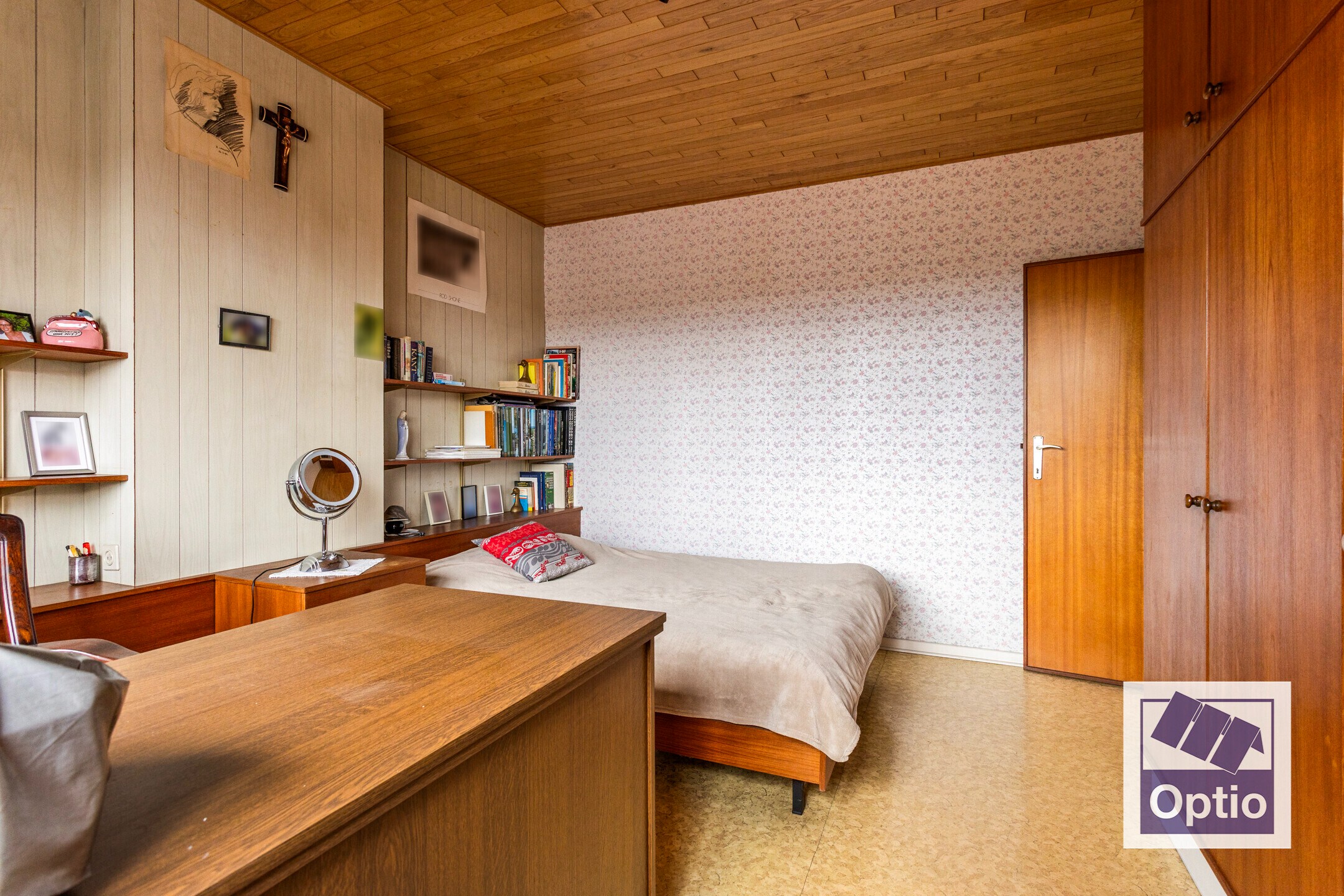 Woning met 5 slaapkamers en grote tuin. 