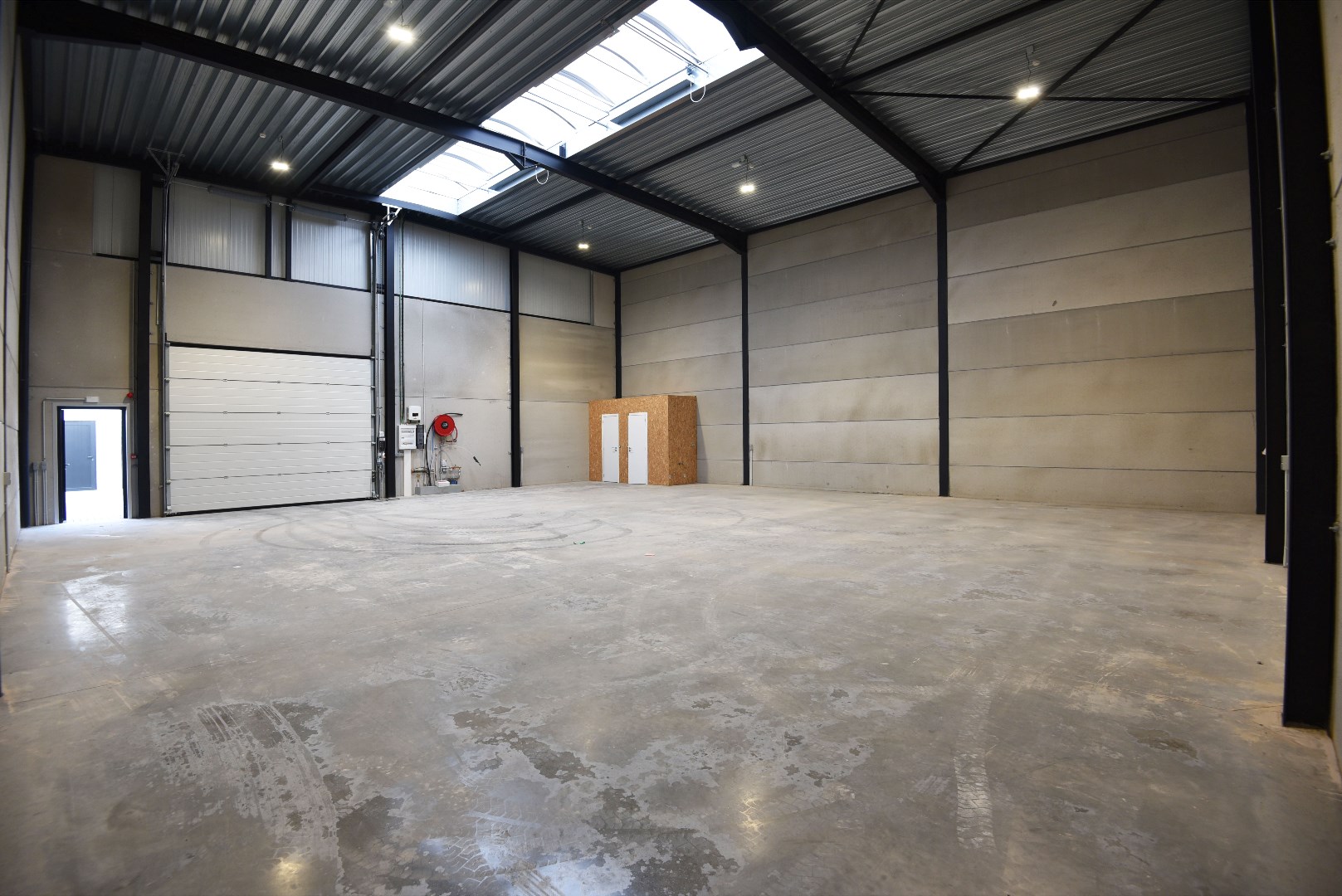 Goed gelegen nieuwbouw KMO-unit te Eeklo 