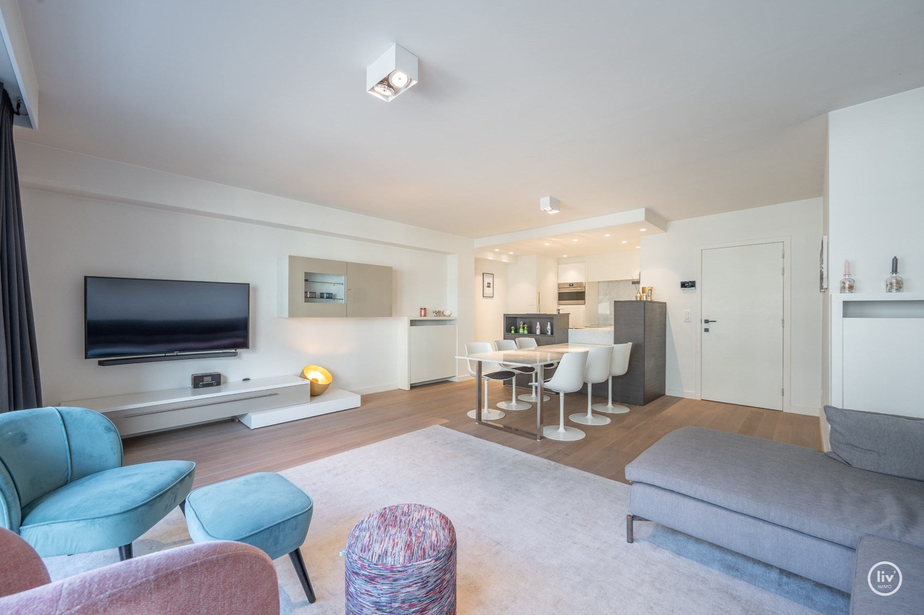 Appartement prêt à emménager avec 3 chambres dans un emplacement de premier choix près de la place Rubens et de la plage. Possibilité d'acheter un parking au rez-de-chaussée de la résidence. 