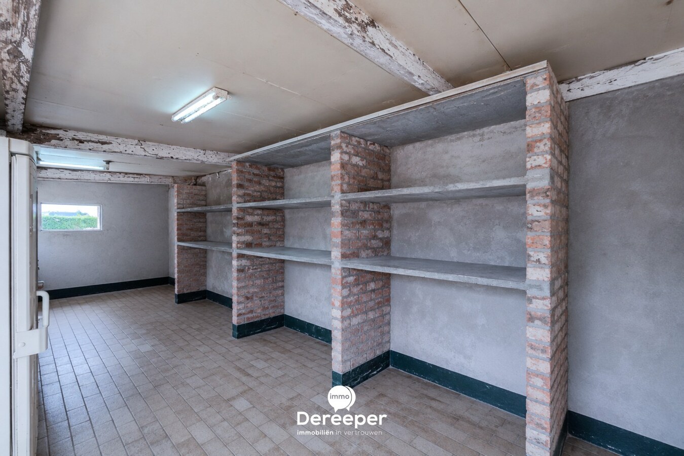 Te renoveren halfopen woning met zuidgerichte tuin op 571 m² in Jabbeke 