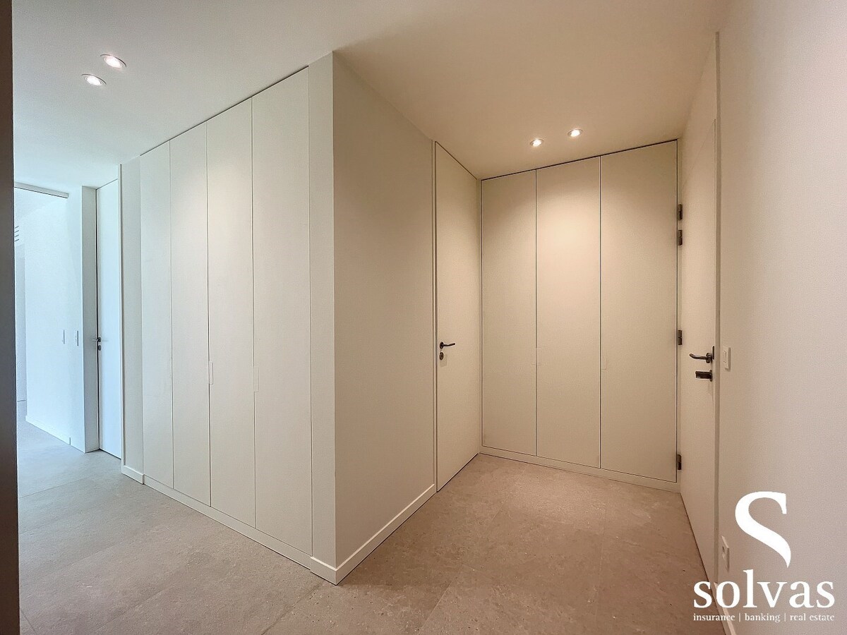 Ruim en luxueus appartement in hartje Zomergem 