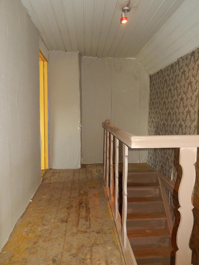 Te renoveren woning in de landelijke velden te Eernegem 