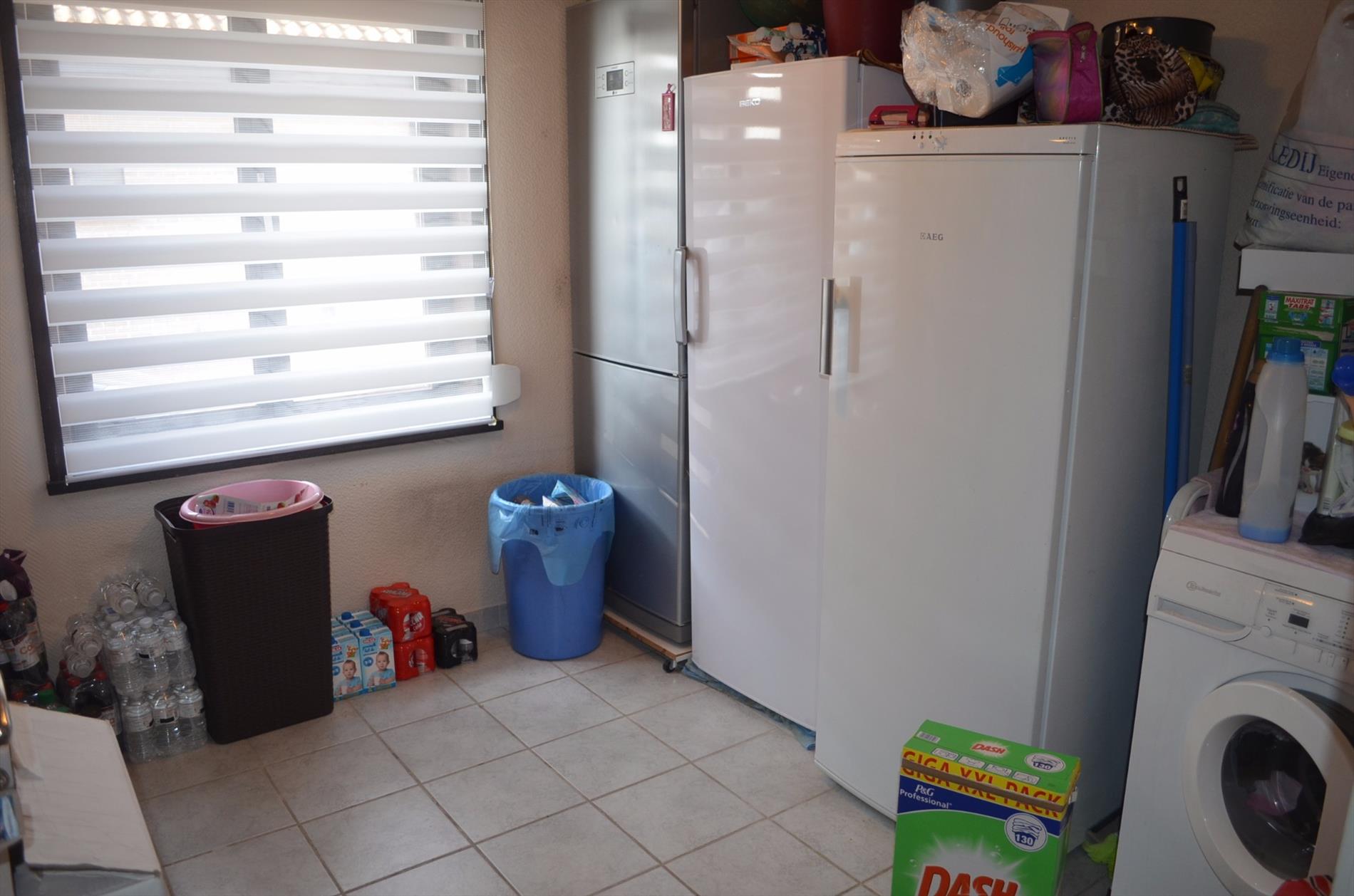 Bungalow met 3 slpks en bijgebouwen landelijk gelegen te Adegem 