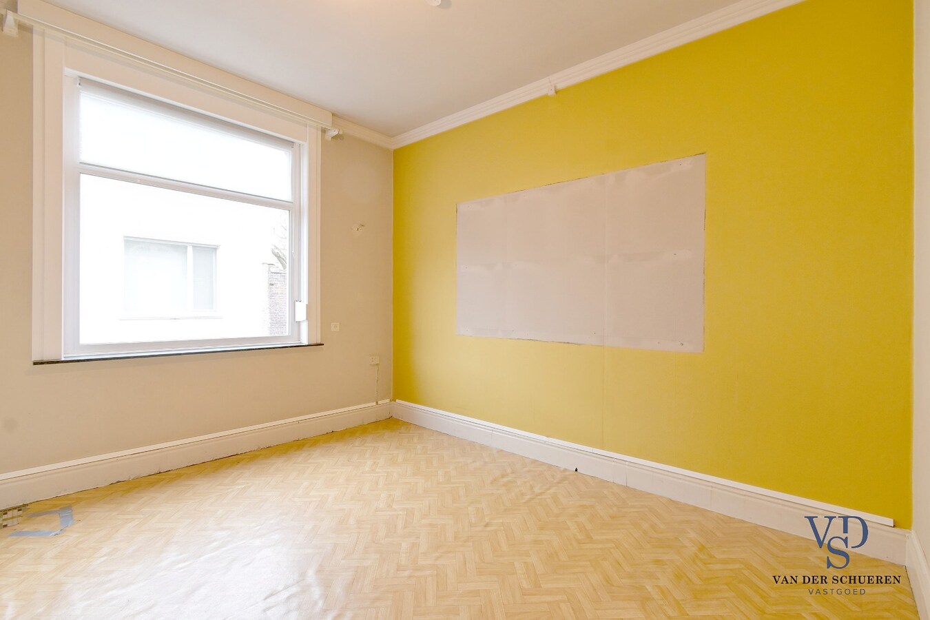 Te renoveren gezinswoning. 