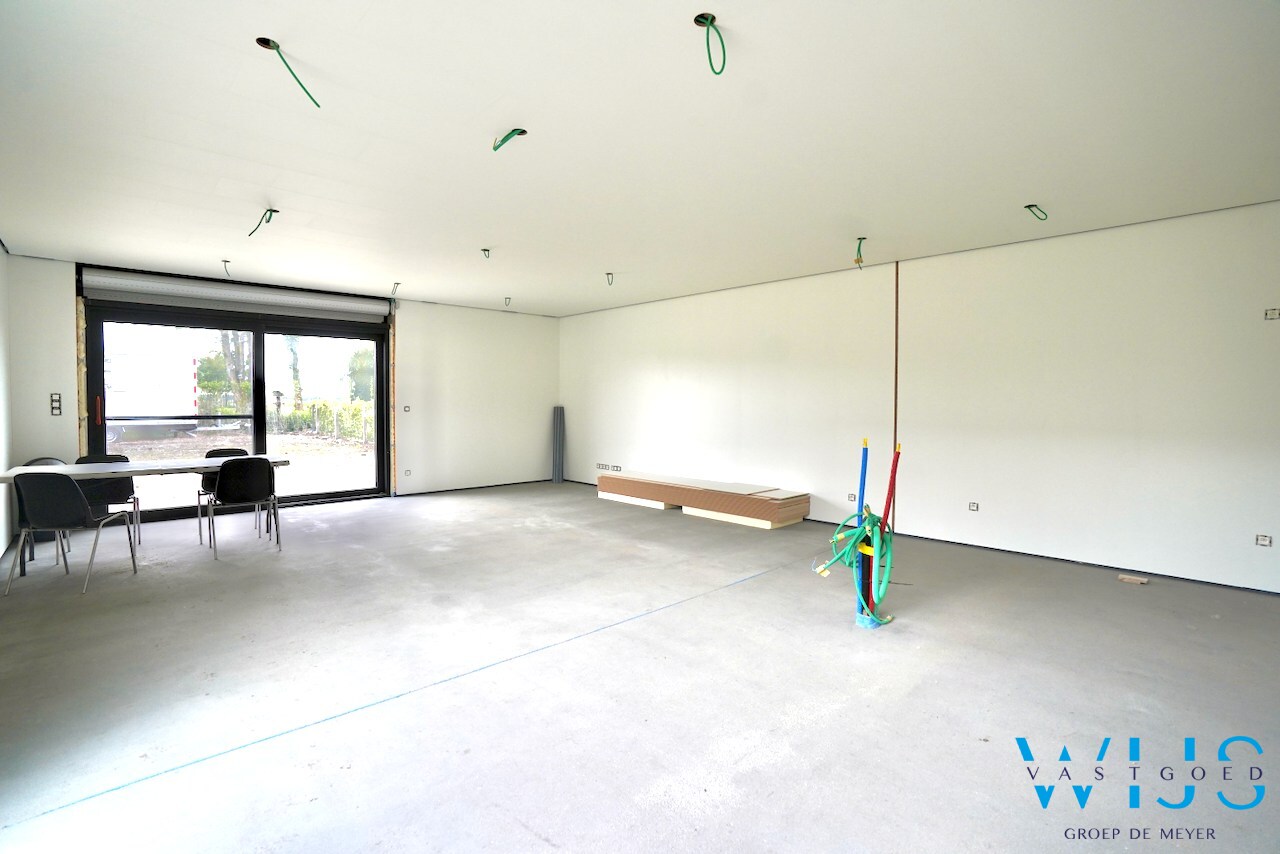 Nieuwbouw met 5 slaapkamers op een prachtig perceel te EEKLO ! 