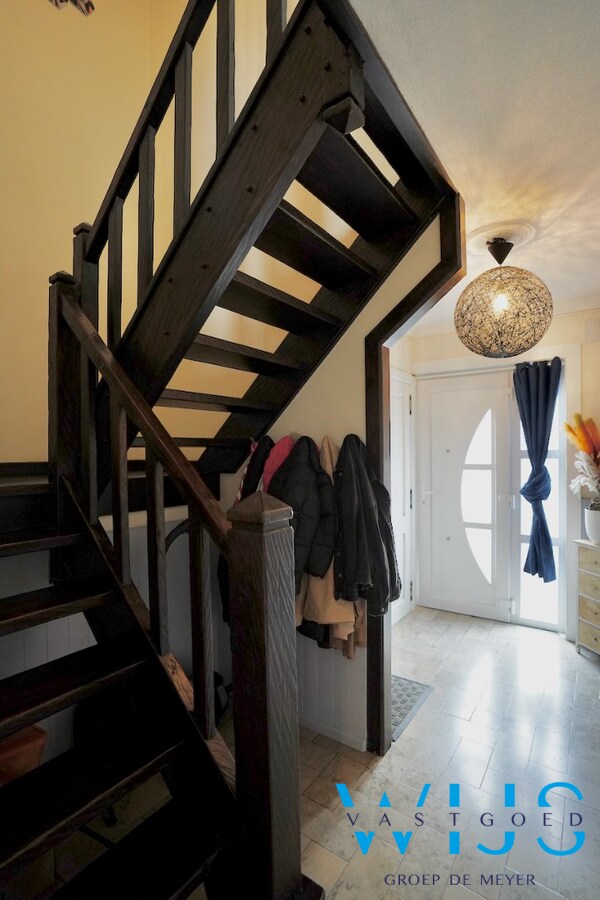 Ruime gezinswoning met 5 slaapkamers te Zelzate! 