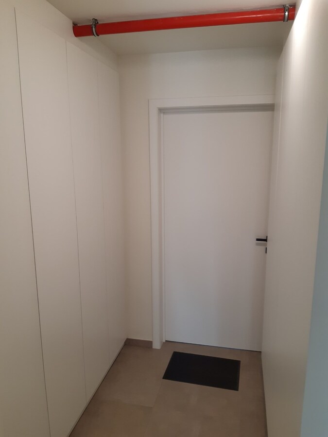 Gelijkvloers appartement met terras. 