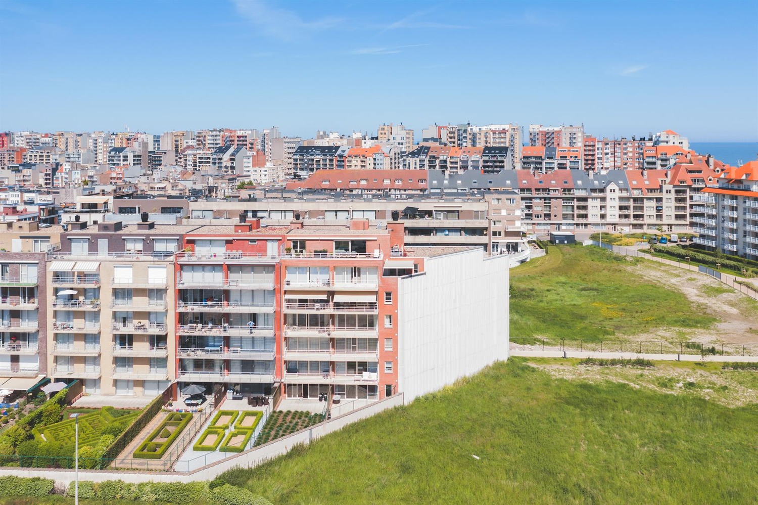 Dakappartement te koop. 