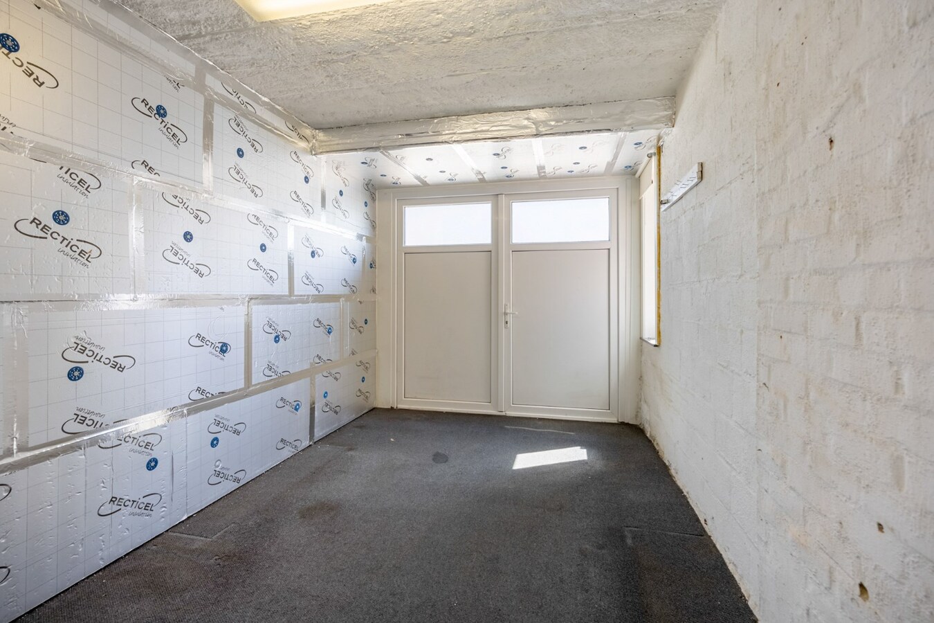 Ruime instapklare woning met 4 slaapkamers, tuin en garage. 