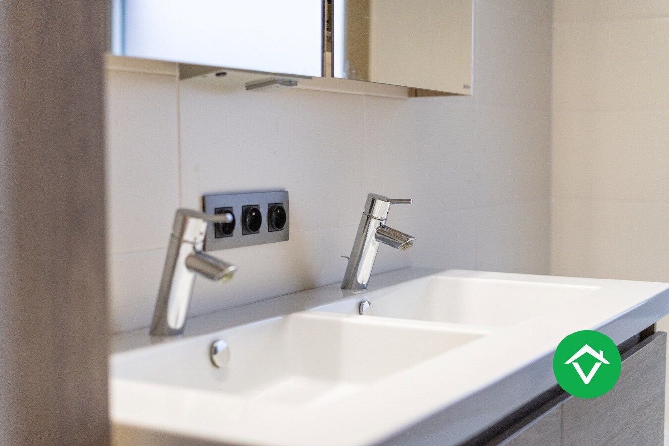 Instapklare woning met 2 slaapkamers en zicht op de groene velden te Eernegem 