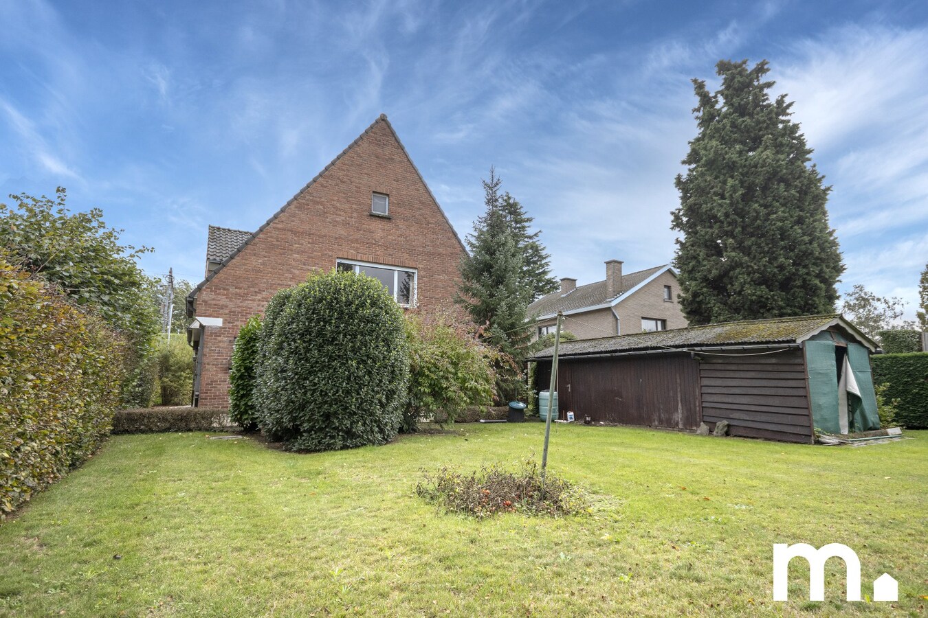 Alleenstaande villa met 4 slaapkamers en zonnige tuin te Harelbeke op 1005 m² 