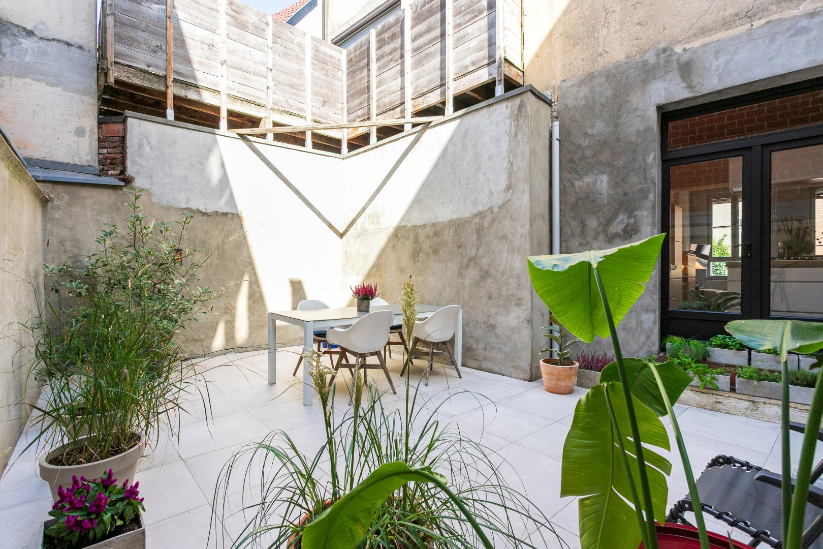 Karaktervolle woning met 3 slpk en terras te centrum Halle 
