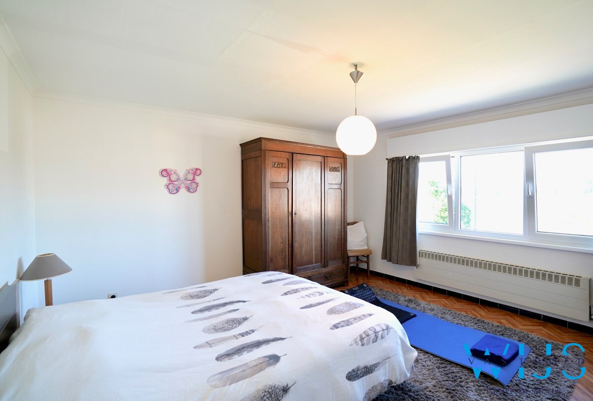 Bel-étage met inpandige garage &amp; zonnige tuin te Ertvelde! 