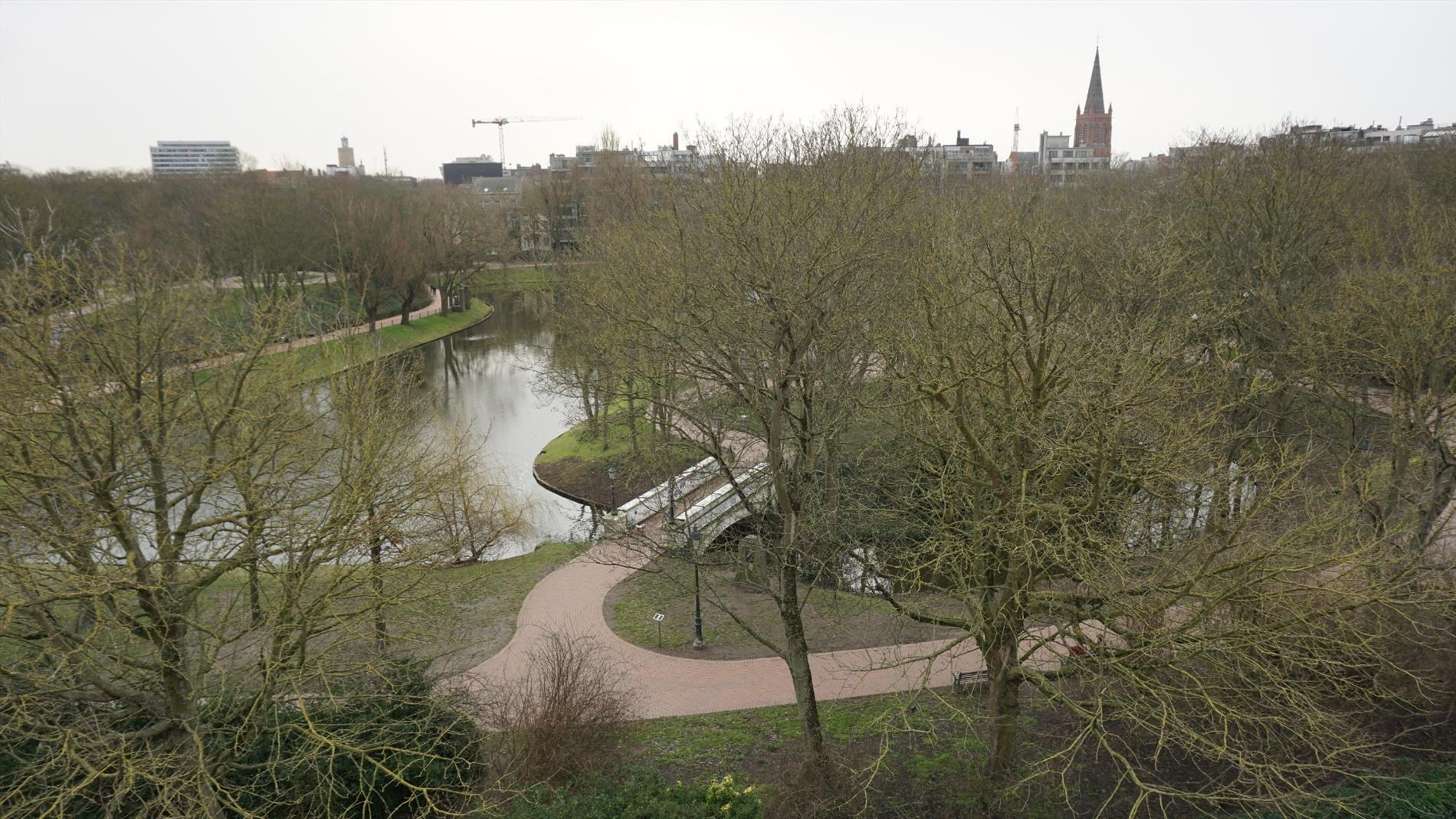 PRACHTIG VERNIEUWD APP. MET  ZICHT OP PARK 